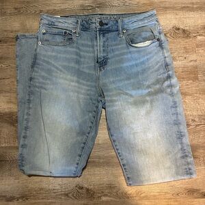 American Eagle Outfitters Men's Faded Blue Jeans